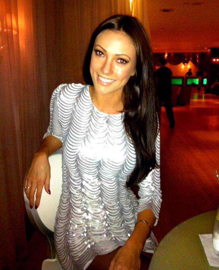 Sophie Gradon Former Miss Great Britain Posts Sexy Ad For Roommate