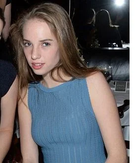 3 - Maya Hawke- Uma Thurman's Beautiful Daughter