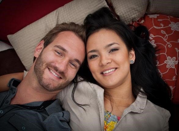 Who is Kanae Miyahara? How did Nick Vujicic met his wife? We have all the answers, but first meet Kanae Miyahara, I believe many of you know who is motivational speaker Nick Vujicic, that amazing man who was born without legs and arms, who has been happily married to this beautiful woman. #nickvujicic #kanaemiyahara #kanaevujicic @dailyentertainmentenews