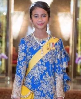 Hassanal Bolkiah 14 - Brunei's Sultan Hassanal Bolkiah Wives & Children